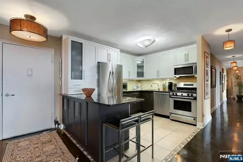 2000 Linwood Ave #22C/D, Fort Lee, NJ 07024