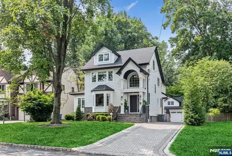 52 Bliss Ave, Tenafly, NJ 07670