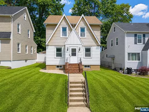 239 8th Ave, Paterson, NJ 07514
