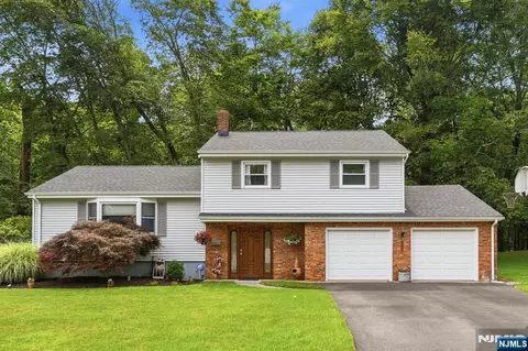 213 Alberon Dr, Park Ridge, NJ 07656
