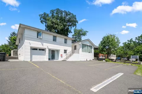 1095 Palisade Ave, Fort Lee, NJ 07024