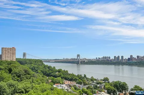 3 Horizon Rd #1030 / 1033, Fort Lee, NJ 07024