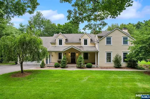 58 Powell Rd, Allendale, NJ 07401