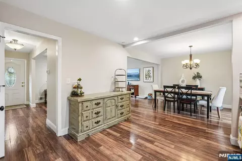 Entry Way - 24 Lawrence Rd, Wayne, NJ 07470 photo 3 of 5