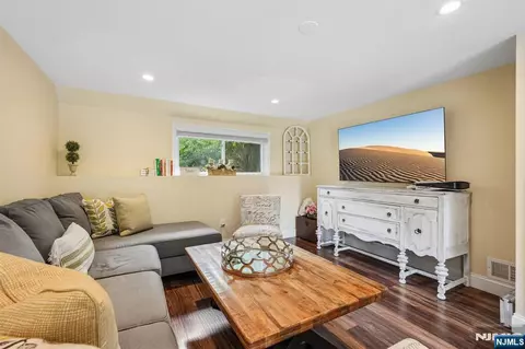 Living - 24 Lawrence Rd, Wayne, NJ 07470 photo 2 of 2