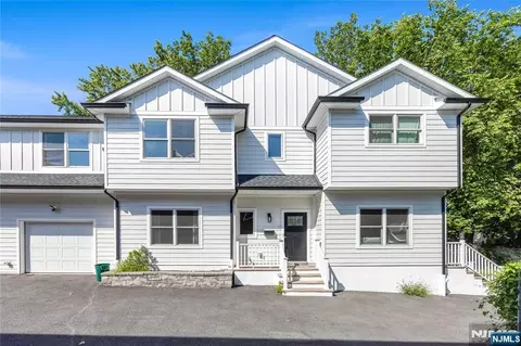 203 Queen Anne Rd, Bogota, NJ 07603