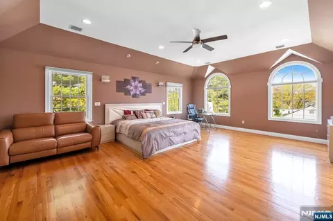 683 Victoria Ave, Paramus, NJ 07652 photo 20