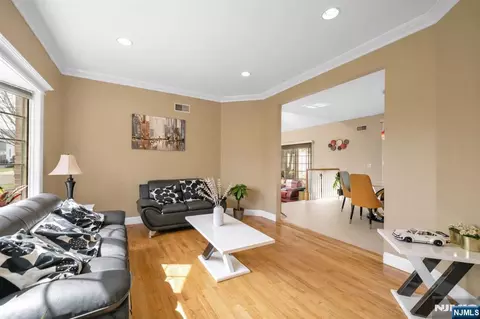 683 Victoria Ave, Paramus, NJ 07652 photo 7