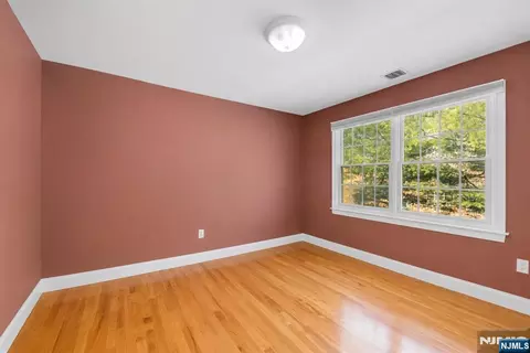 683 Victoria Ave, Paramus, NJ 07652 photo 27