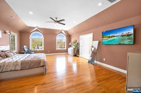 683 Victoria Ave, Paramus, NJ 07652 photo 22