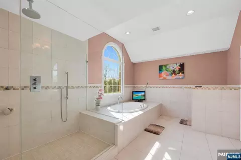 683 Victoria Ave, Paramus, NJ 07652 photo 23