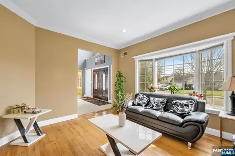 683 Victoria Ave, Paramus, NJ 07652 photo 5