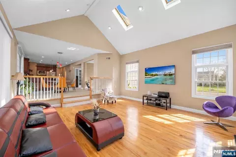 683 Victoria Ave, Paramus, NJ 07652 photo 11