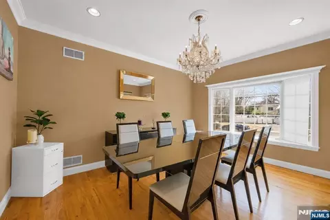 683 Victoria Ave, Paramus, NJ 07652 photo 8
