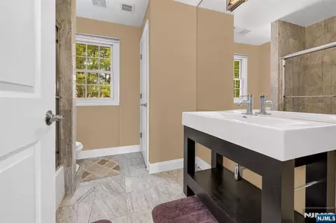 683 Victoria Ave, Paramus, NJ 07652 photo 33