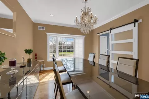 683 Victoria Ave, Paramus, NJ 07652 photo 9