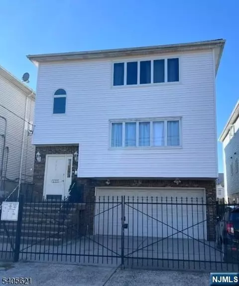 111 Pennington St, Newark, NJ 07105