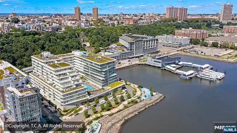 800 Ave At Port Imperial #318, Weehawken, NJ 07086