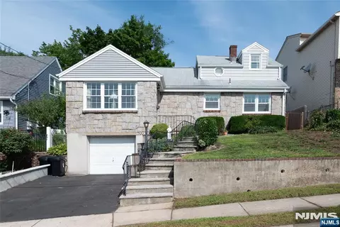 722 7th St, Carlstadt, NJ 07072