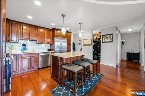 555 North Ave #11E, Fort Lee, NJ 07024