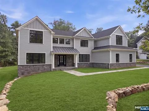 531 Track Ln, River Vale, NJ 07675