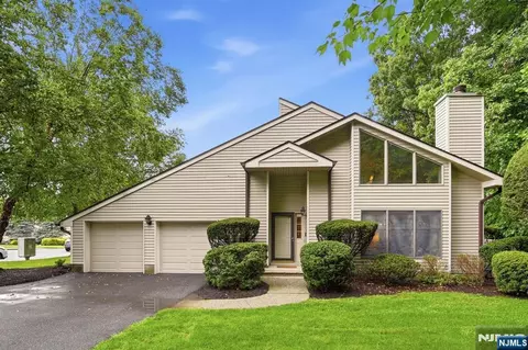 5 Valen Ct #1, Franklin Lakes, NJ 07417