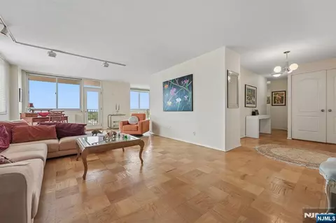 2150 Center Ave #15E, Fort Lee, NJ 07024
