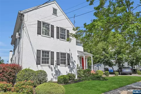 11 George St, Tenafly, NJ 07670