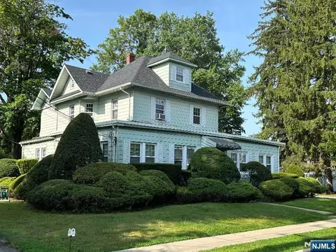 59 Kingsberry, Westwood, NJ 07675