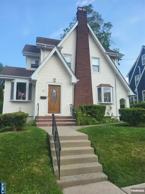 19 Irvington Pl, Clifton, NJ 07013