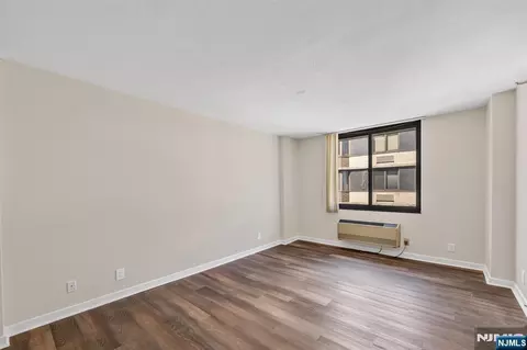 Living - 316 Prospect Ave #12C, Hackensack, NJ 07601 photo 6 of 8