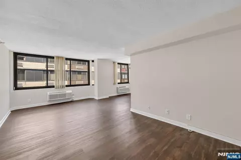 Living - 316 Prospect Ave #12C, Hackensack, NJ 07601 photo 2 of 8