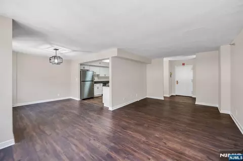 Living - 316 Prospect Ave #12C, Hackensack, NJ 07601 photo 3 of 8
