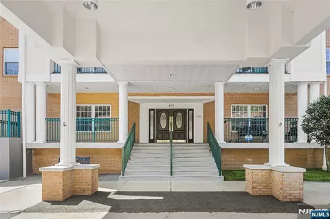 401 Dercole #211, Norwood, NJ 07648