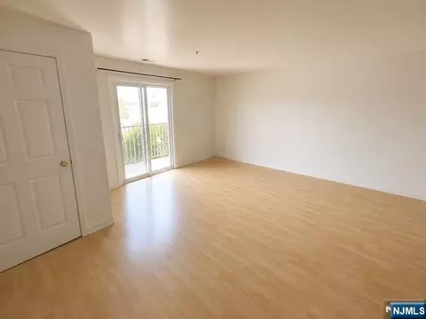 Living - 39 Union St #201, Hackensack, NJ 07601 photo 5 of 6