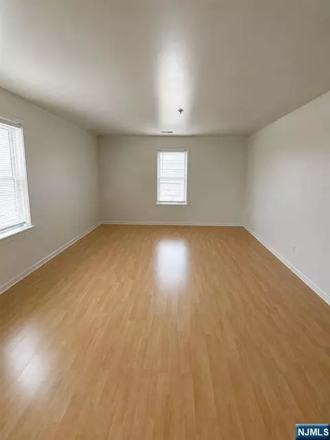 Living - 39 Union St #201, Hackensack, NJ 07601 photo 3 of 3