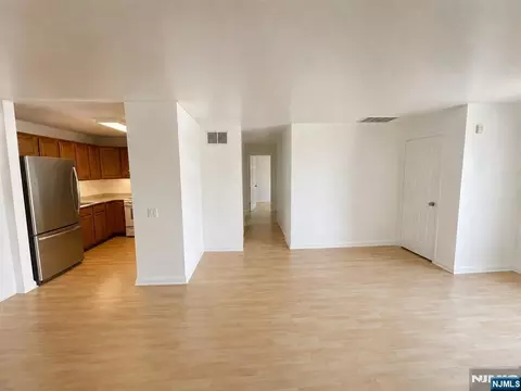 Living - 39 Union St #201, Hackensack, NJ 07601 photo 1 of 3