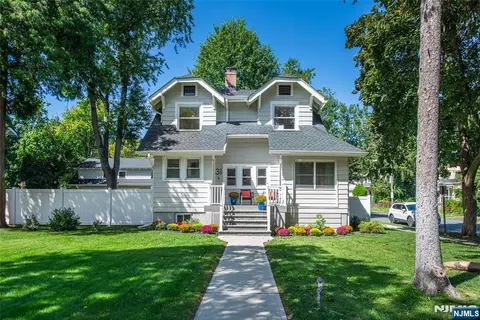 31 Morse Ave, East Orange, NJ 07017