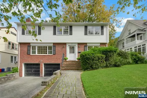 121 Christie St, Leonia, NJ 07605