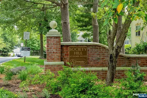 631 Plum Ter, Mahwah, NJ 07430