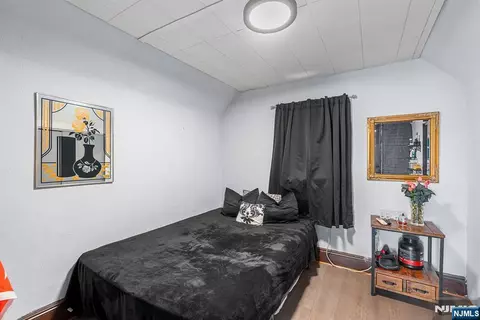 Bedroom - 656 Devon St, Kearny, NJ 07032 photo 4 of 7