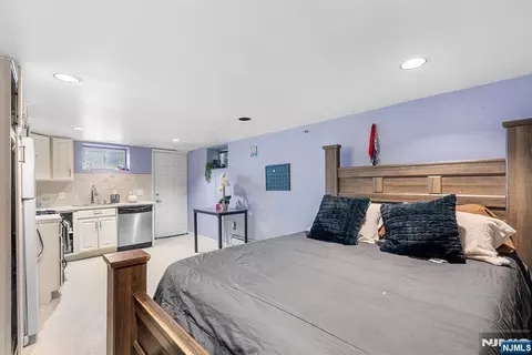 Bedroom - 656 Devon St, Kearny, NJ 07032 photo 6 of 7