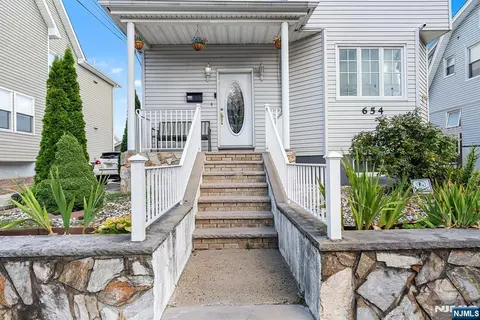 Exterior - 656 Devon St, Kearny, NJ 07032 photo 3 of 4