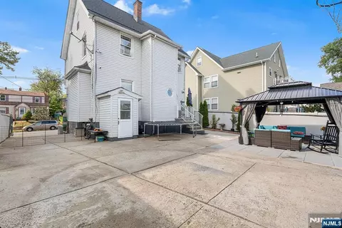 Exterior - 656 Devon St, Kearny, NJ 07032 photo 4 of 4
