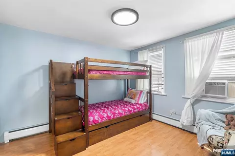 Bedroom - 656 Devon St, Kearny, NJ 07032 photo 3 of 7