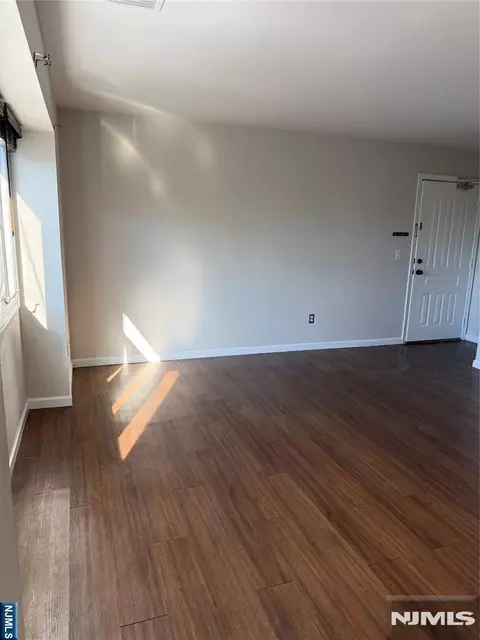 Living - 89 Kansas St #3D, Hackensack, NJ 07601 photo 2 of 3