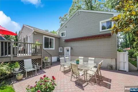 Exterior - 152 Coles Ave, Hackensack, NJ 07601 photo 6 of 10