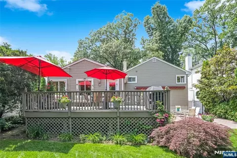 Exterior - 152 Coles Ave, Hackensack, NJ 07601 photo 8 of 10