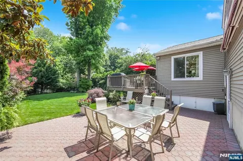 Exterior - 152 Coles Ave, Hackensack, NJ 07601 photo 5 of 10