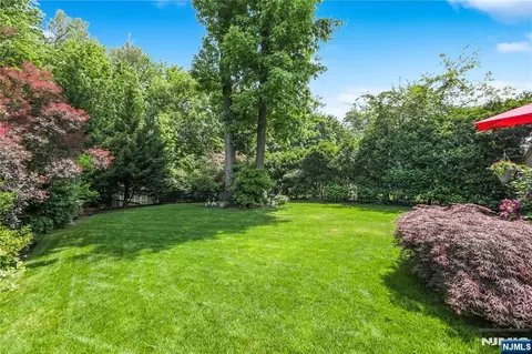 Exterior - 152 Coles Ave, Hackensack, NJ 07601 photo 9 of 10